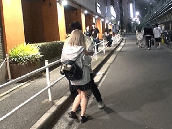 【ギャル×ナンパ】制服姿の金髪ギャル女子校生をナンパしてハメる！ヌルヌル湿る幼いメスマンコをじっくりと味わう！